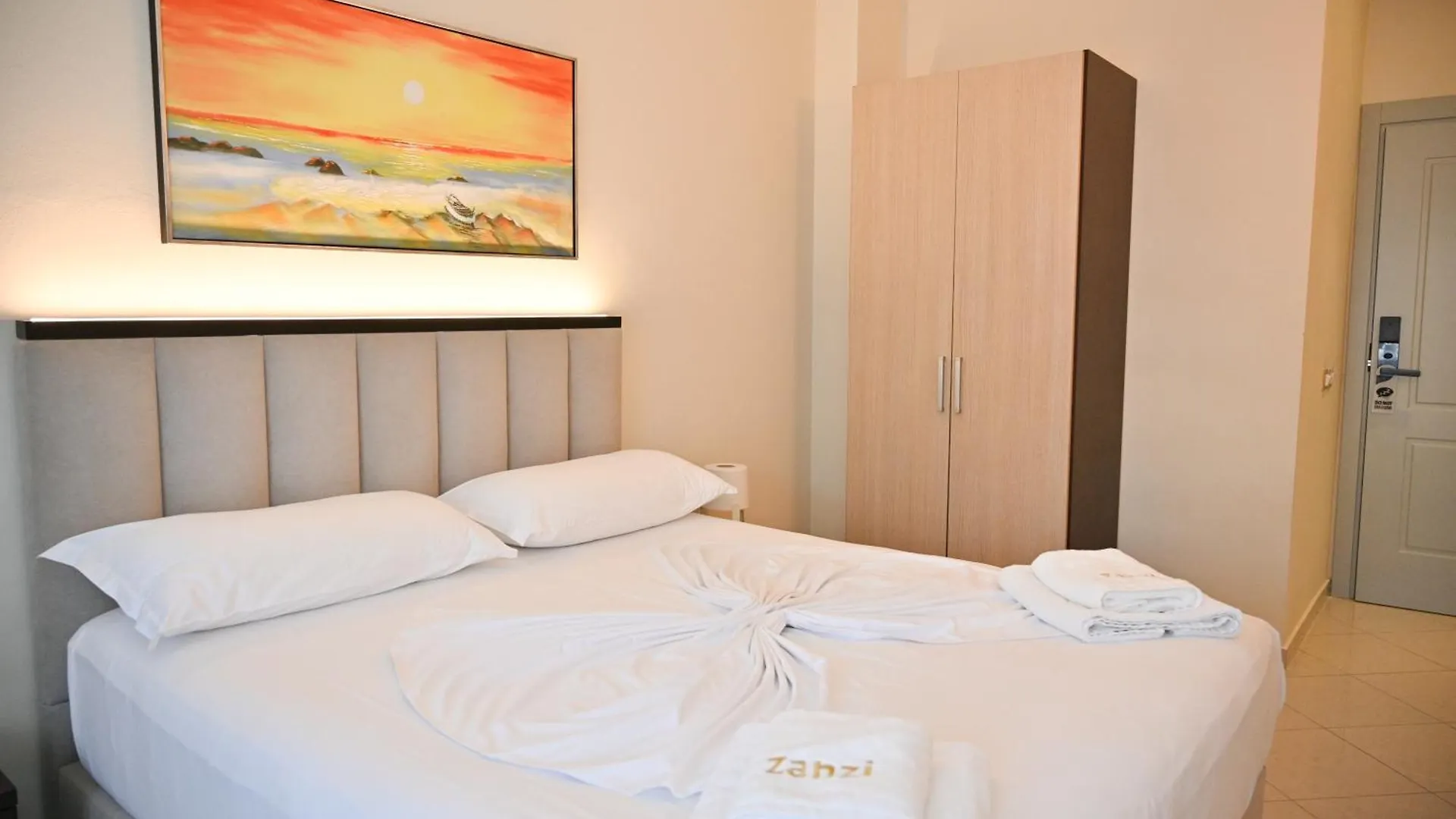 Hotel Zanzi Durrës 4*,  Albanië