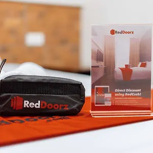 Reddoorz Near Robinsons Cybergate Hotel Davao