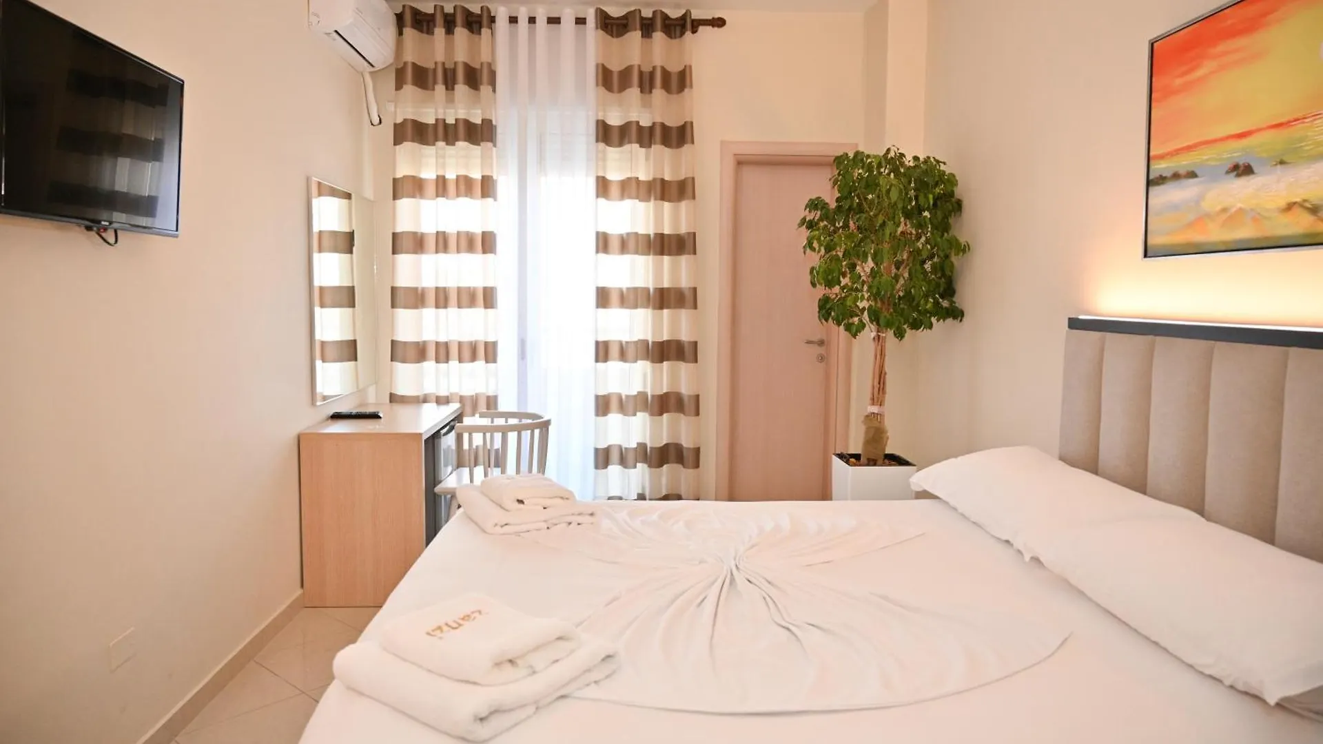 ****  Hotel Zanzi Durres Albania